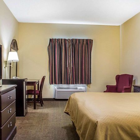 Econo Lodge & Suites Airport North Syracuse Eksteriør billede