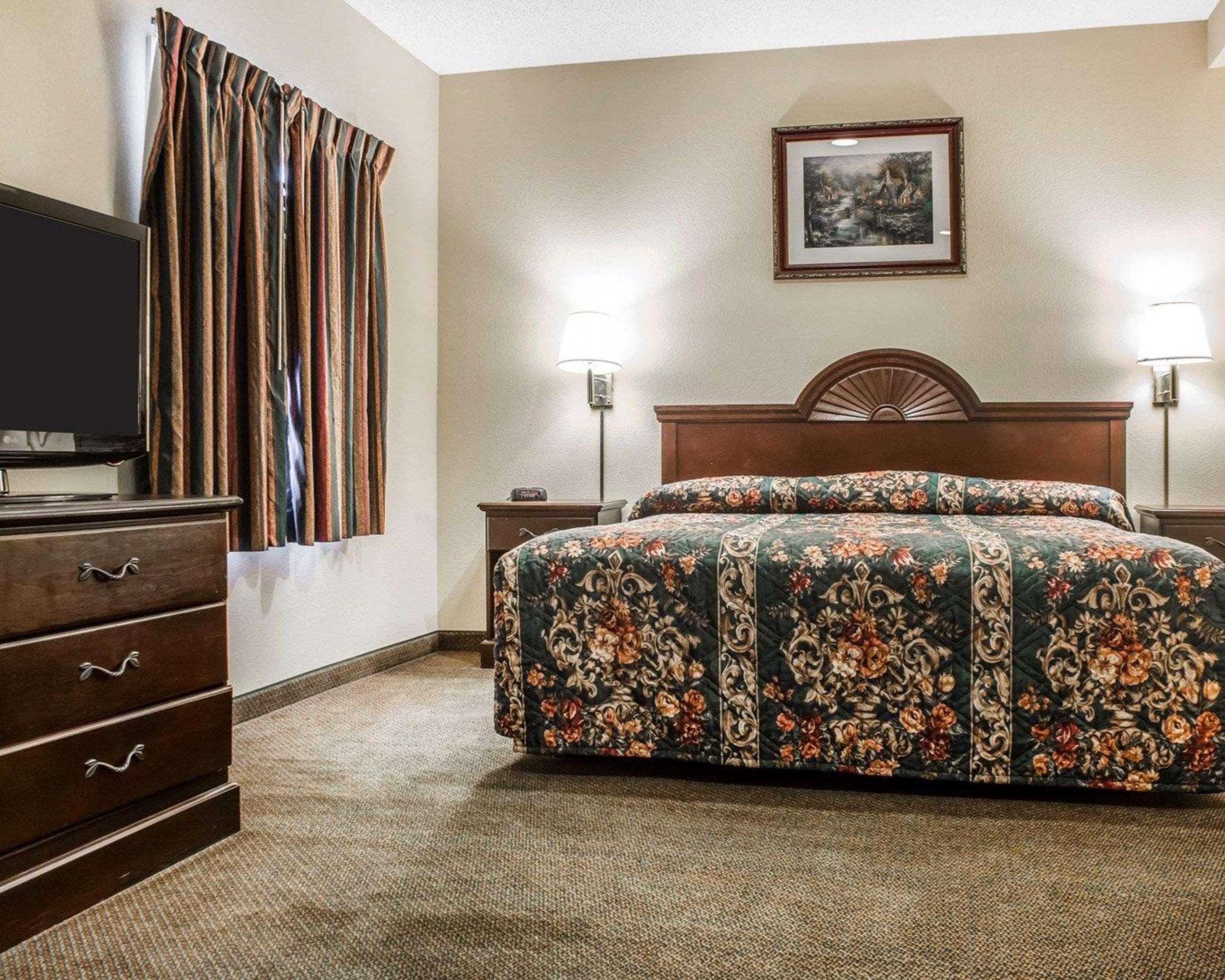 Econo Lodge & Suites Airport North Syracuse Eksteriør billede