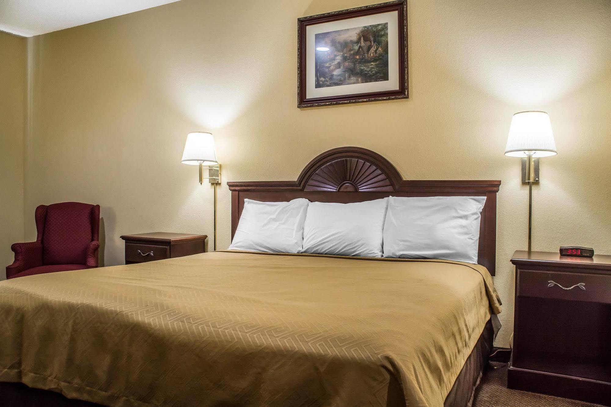 Econo Lodge & Suites Airport North Syracuse Eksteriør billede